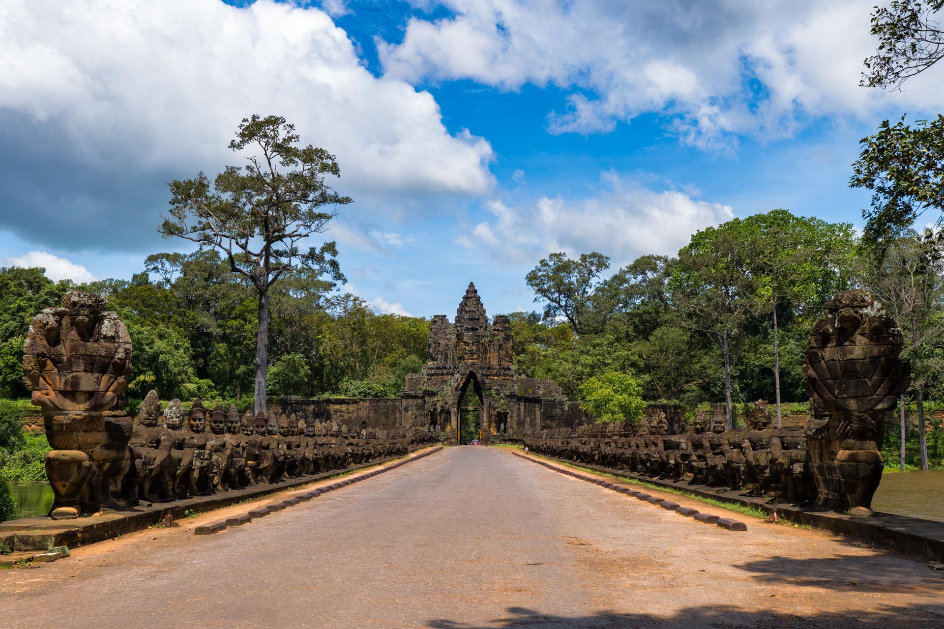 /fm/Files//Pictures/Ido Uploads/Asia/cambodia/All/Angkor Tom - Gate - NS.jpg